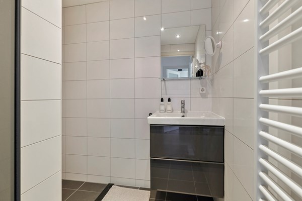 Medium property photo - Hoendiepstraat 21-1, 1079 LR Amsterdam